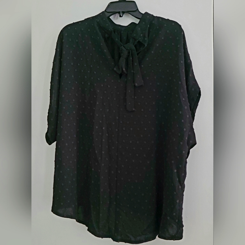 Black blouse nwot size xl